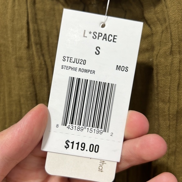 L Space Stephie Romper in mos - Picture 7 of 9